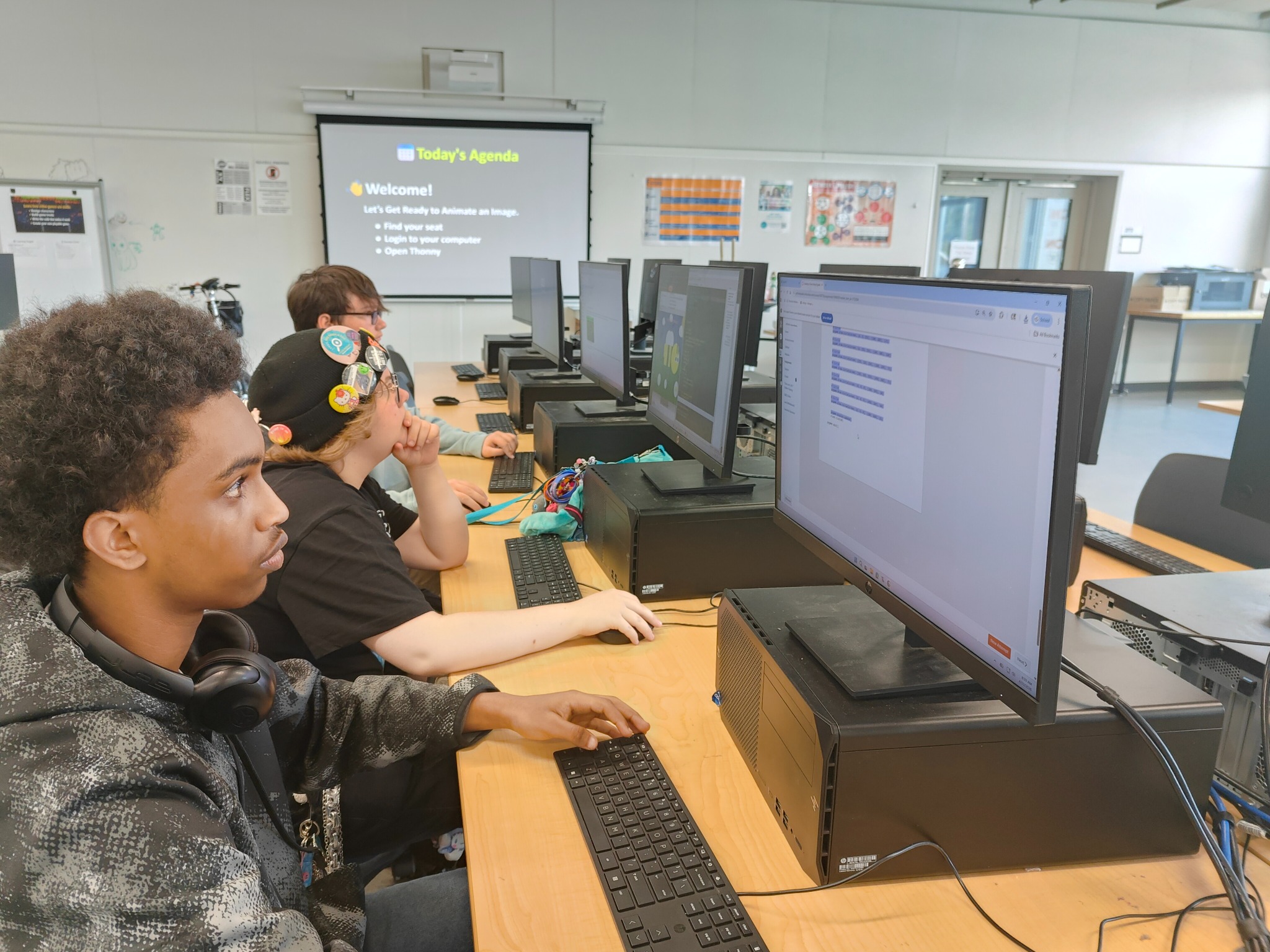 Students using computers in Benson Computer Science class